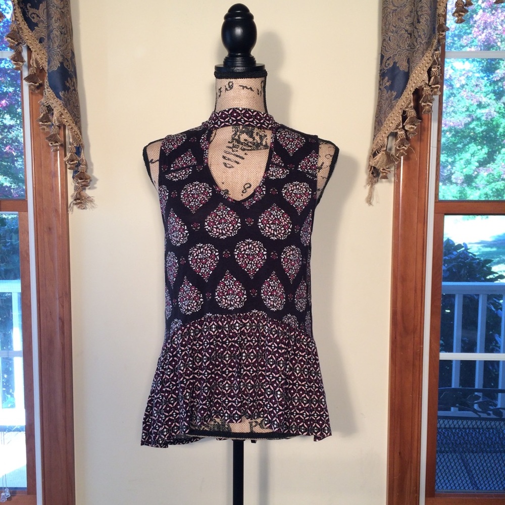 ‼️Clearance‼️True Craft L Top. Black/multicolored